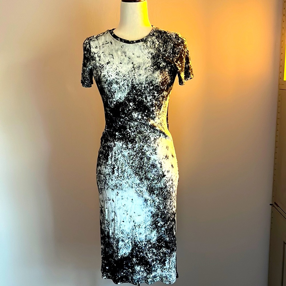 Short sleeve dress